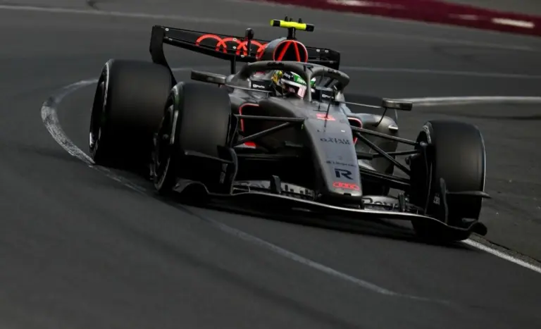 Ilyen se volt még az F1-ben: tévedésből történt előzések sora vezetett az új csapat sikeréhez