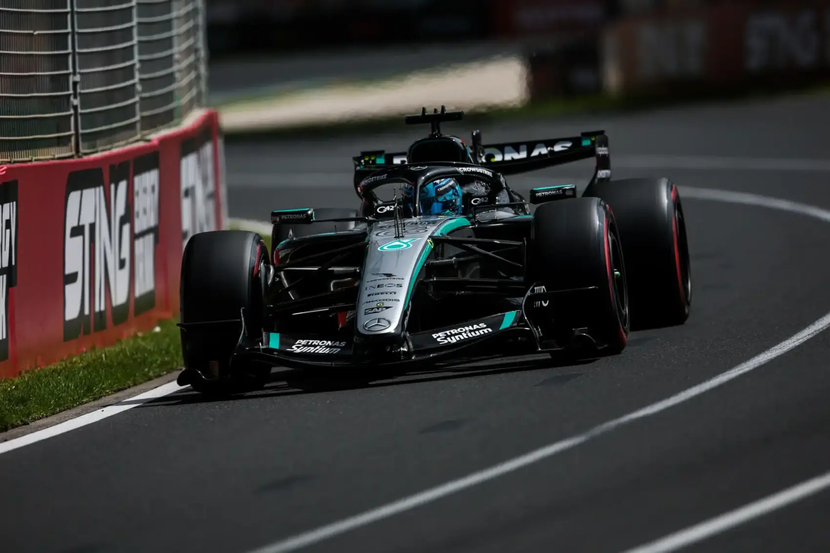 Hogyan kaphatott ennyit az egyenesekben a McLaren a Mercedestől, ha ugyanolyan a motorja?