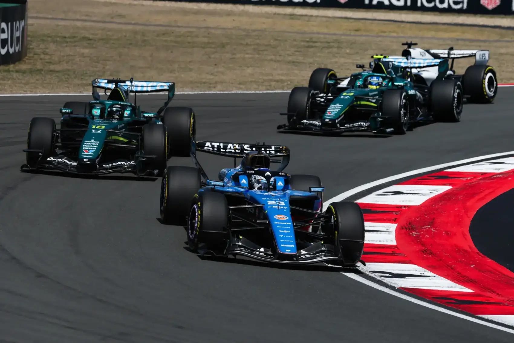 Volt pilótája kirúgna valakit a küszködő F1-es csapattól