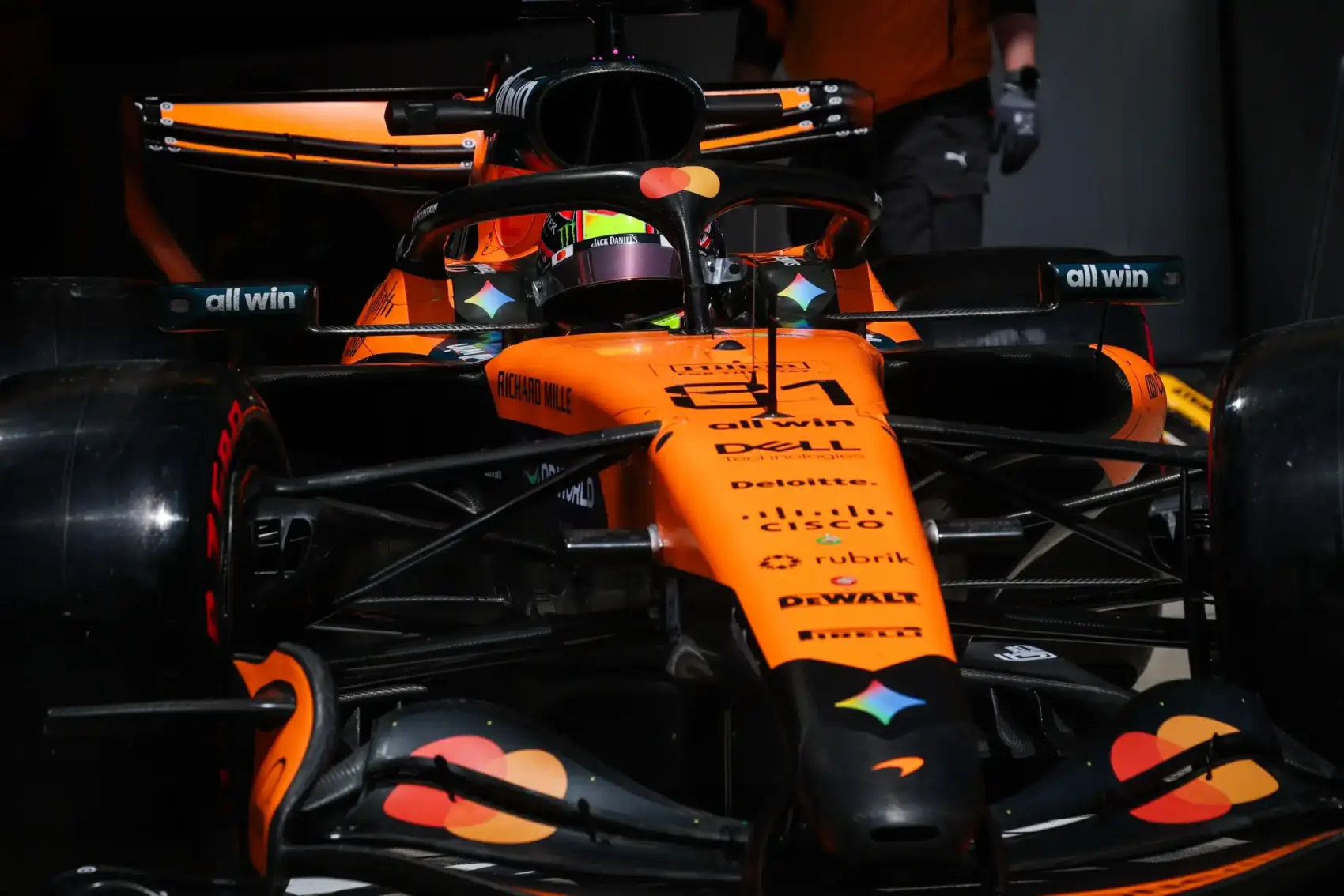 „Hat tizedet veszíteni elég durva” – a McLaren Mercedes-motorja megint nem tudta azt, amit a gyári istállóé