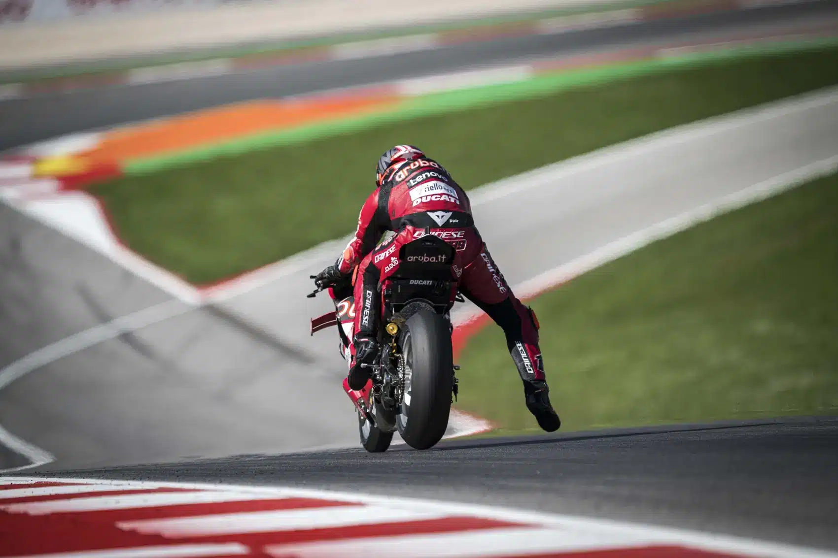 Bulegának csak a hátát nézte a mezőny, Lecuona gyenge rajtja után lett második a Superpole futamon