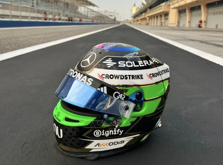 Ezek a versenyzők ragadtak az Irán által támadott Bahreinben a McLarennel és a Mercedesszel