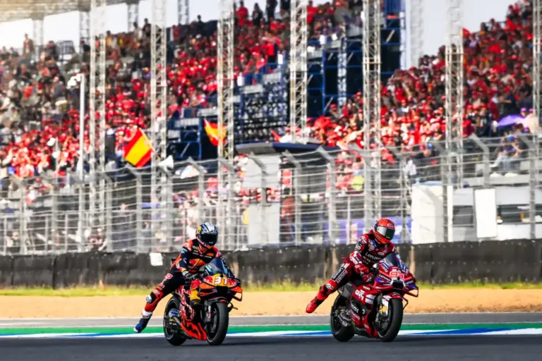 MotoGP, Marc Márquez, Ducati, Pedro Acosta, KTM, Thai Nagydíj 2026, szombat