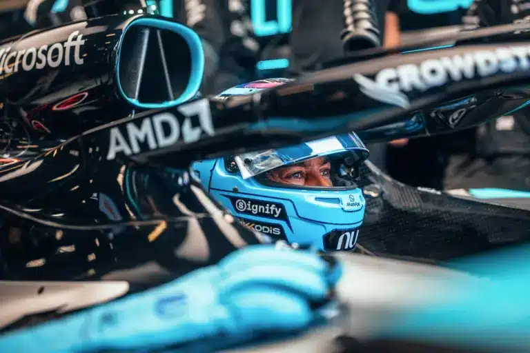 Új Ferrari-szárny ide vagy oda, a Mercedes szárnyalt a kínai edzésen