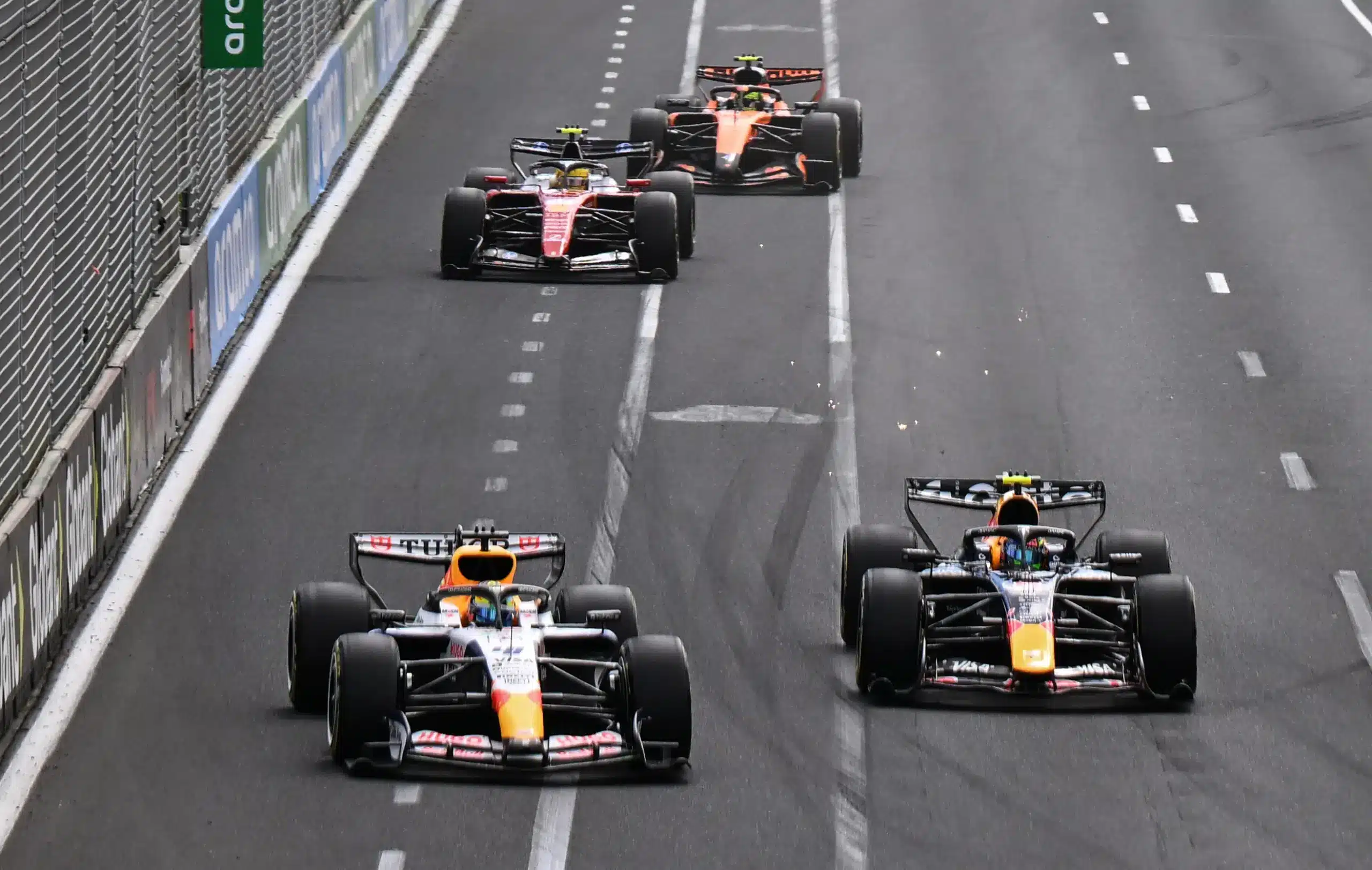 Sikerpropaganda és cenzúra – így húzta magára a nézők haragját az F1 rejtélyes 120 előzése