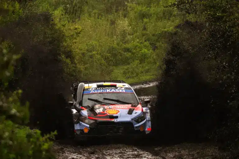 Neuville szerint a Szafari Rallyra szükség van a WRC-ben, de módosítana is rajta