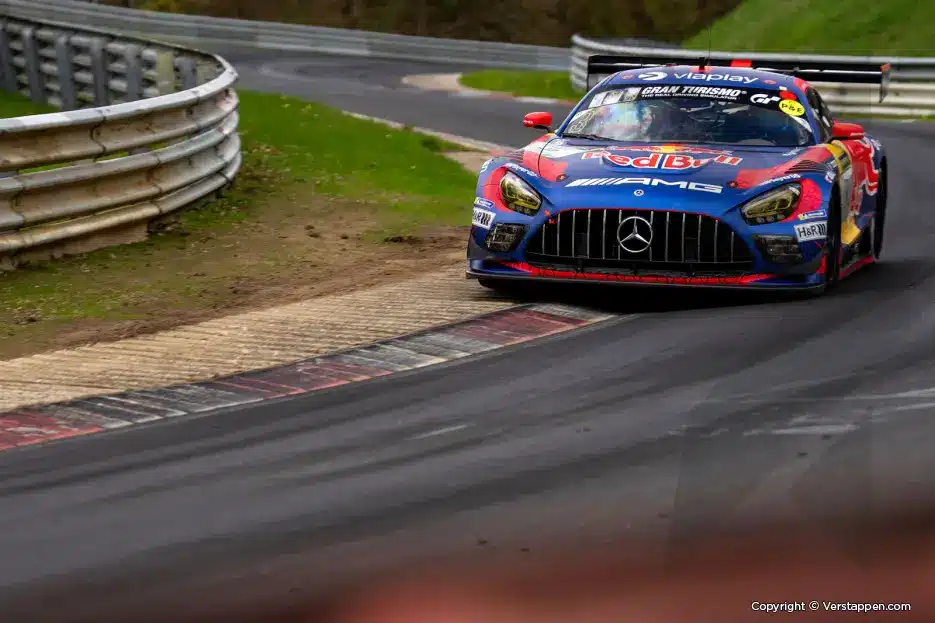 Verstappenéknek nem jött össze a pole, ráadásul büntetést kaptak az első futamra