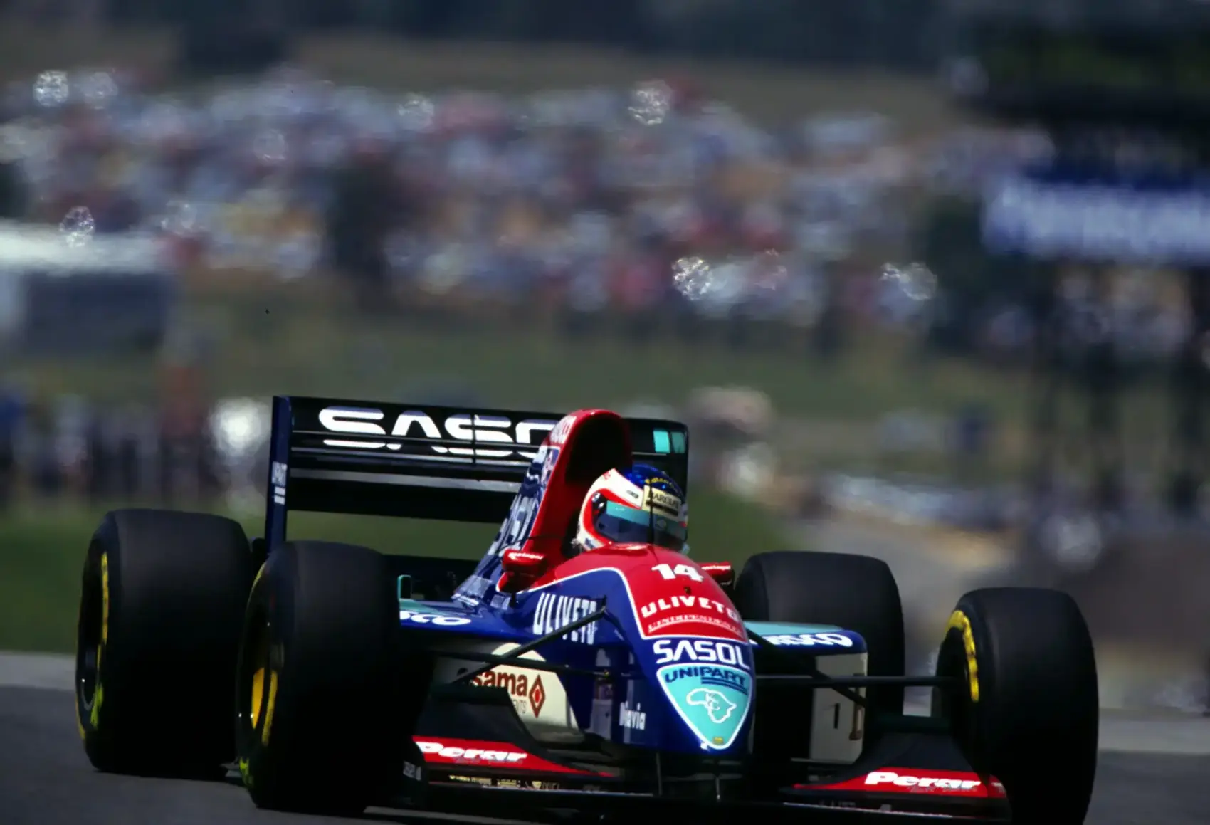 Sennánál is nagyobbat alakíthatott volna, de banális hiba miatt kiesett a 93-as Európa Nagydíj elfeledett hőse