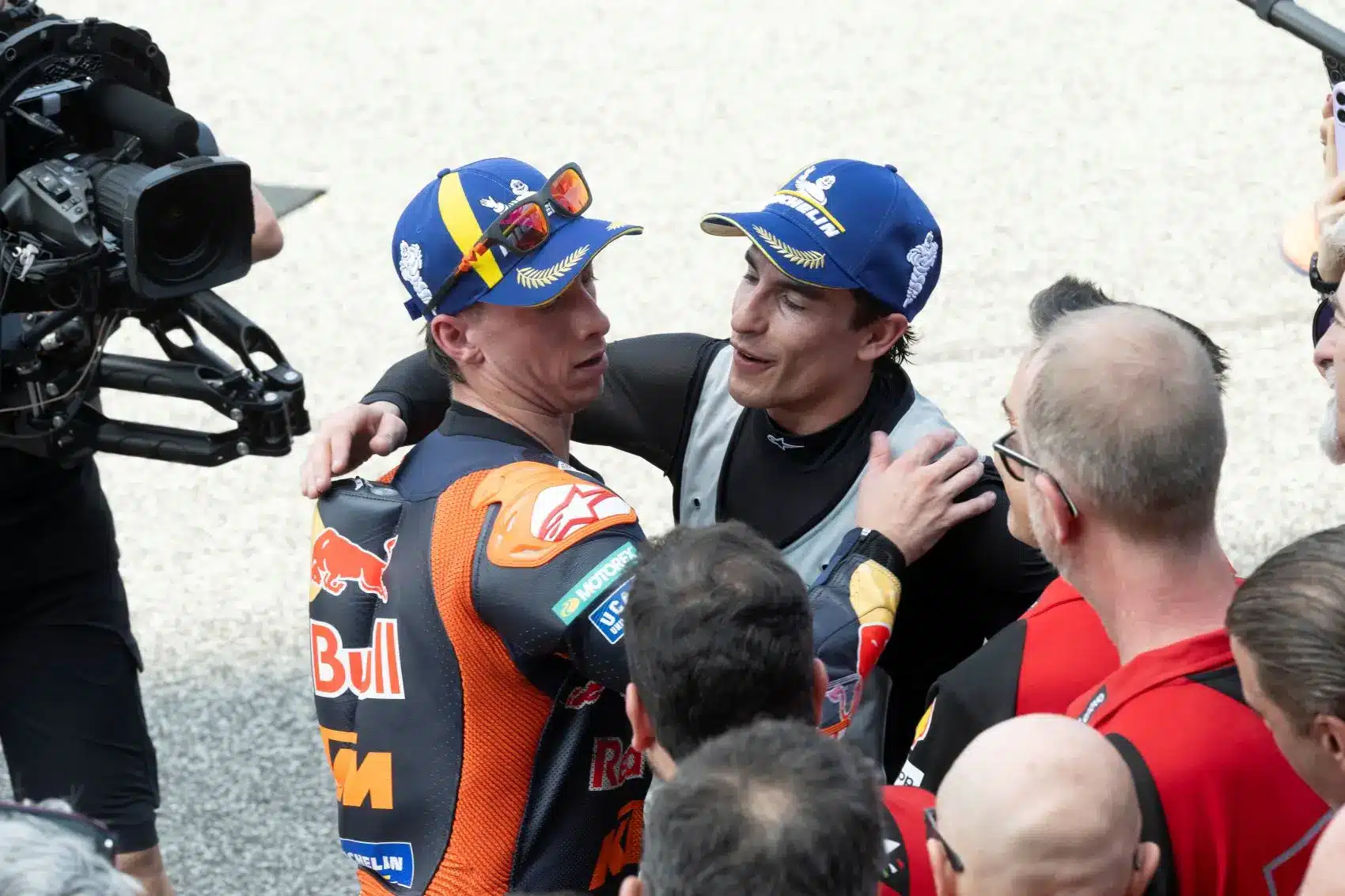 Marc Márquez és Acosta egy légtérben? A világbajnok legenda úgy véli, a legjobbakat nem érdekli, hogy ki a csapattársa