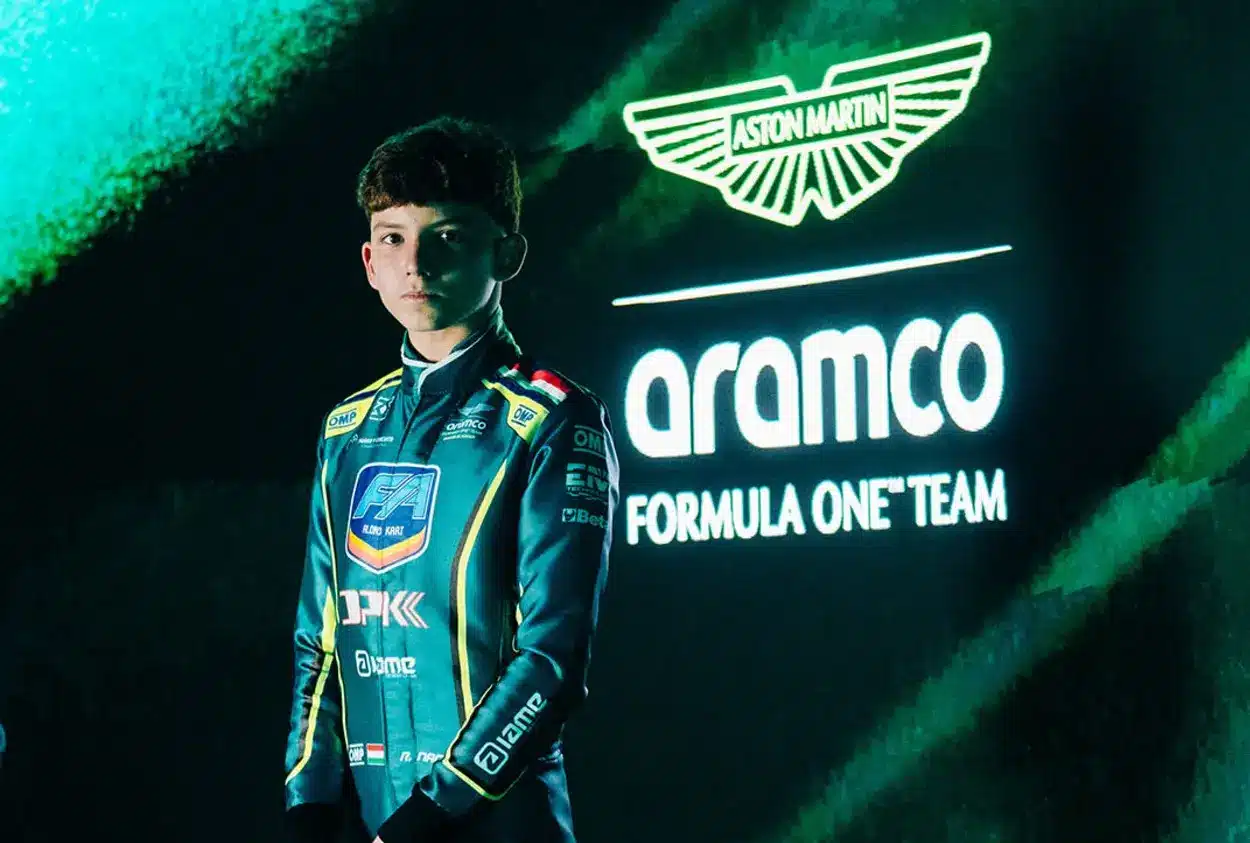Magyar gokartversenyzőt igazolt az Aston Martin F1-es csapata, Alonso is segíti a munkáját