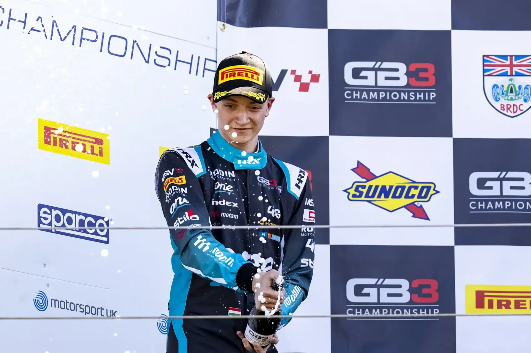 Molnár Martin kiváló rajt után élre állt, végül második lett a brit F3 nyitányán