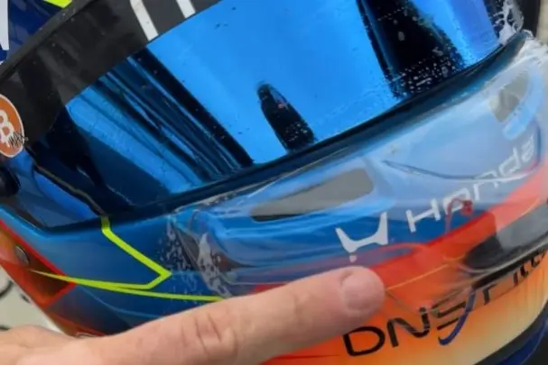 370 km/h-nál ütközött madárral a korábbi F1-es pilóta