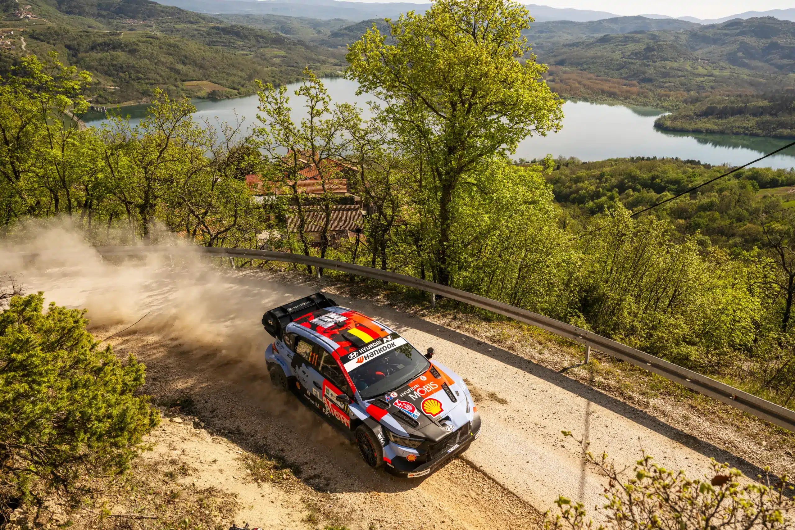Neuville támadásba lendült, Pajari továbbra is az élen a Horvát Rallyn