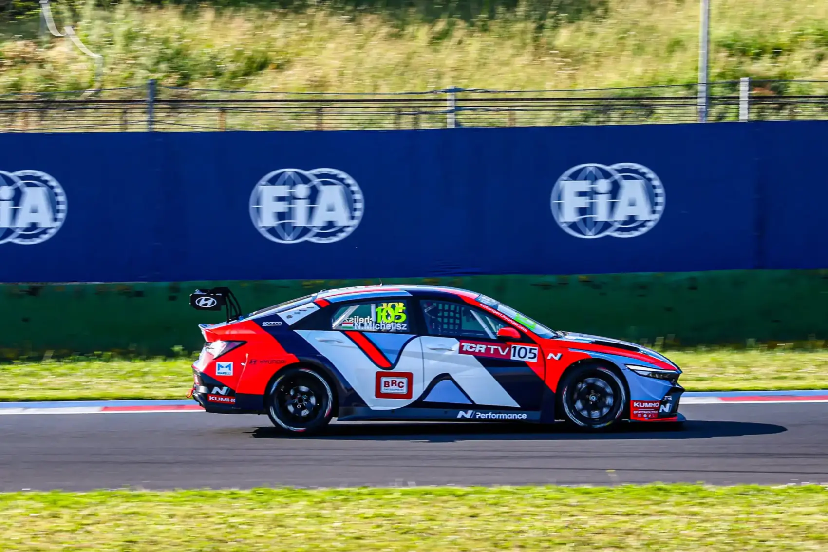 Michelisz Norbert kiesett, történelmi kínai győzelem született a második misanói futamon