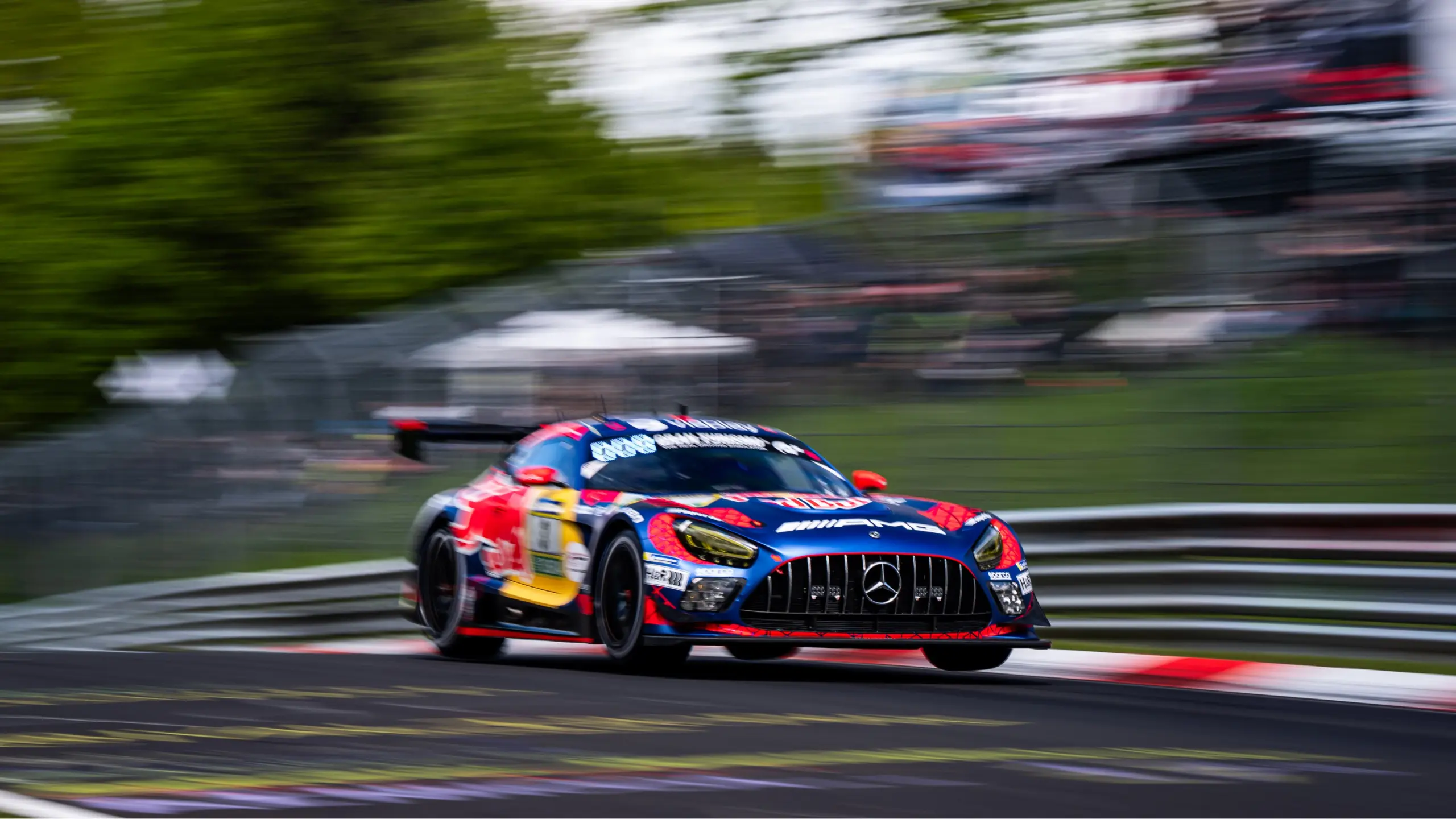Verstappen berepítette csapatát a legjobbak közé a Nürburgringi 24 órás időmérőjén