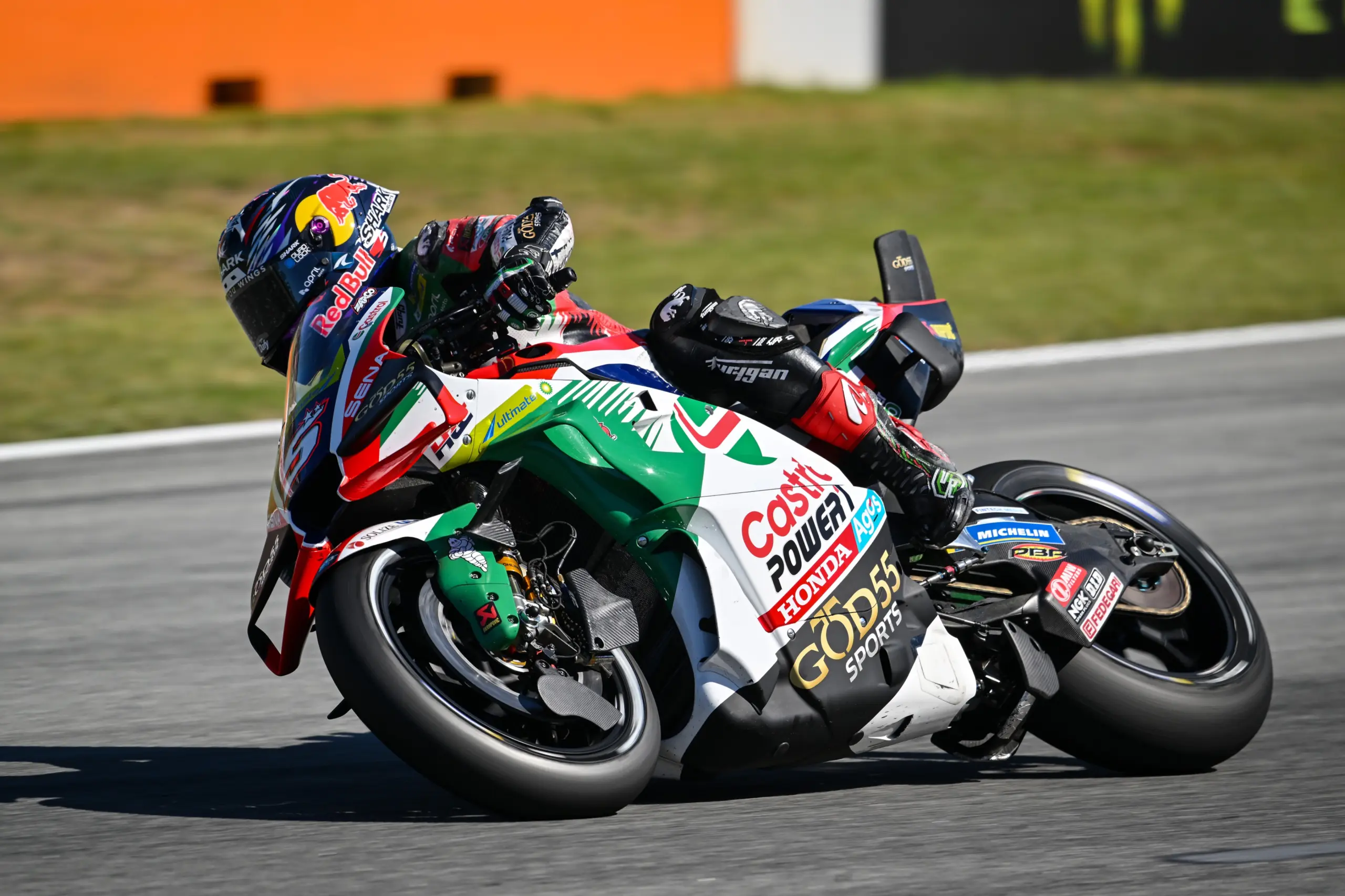 Hetekig még műteni sem lehet a megsérült MotoGP-versenyzőt, nem látni, mikor térhet vissza