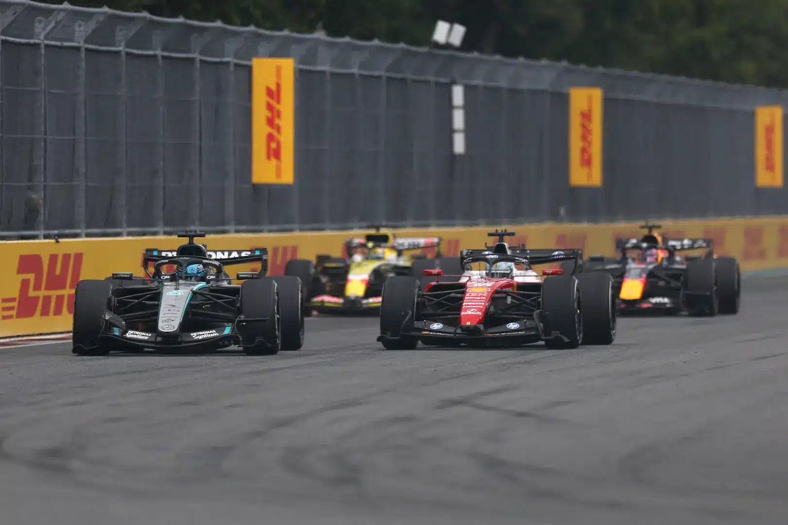Russell, Mercedes, Leclerc, Ferrari