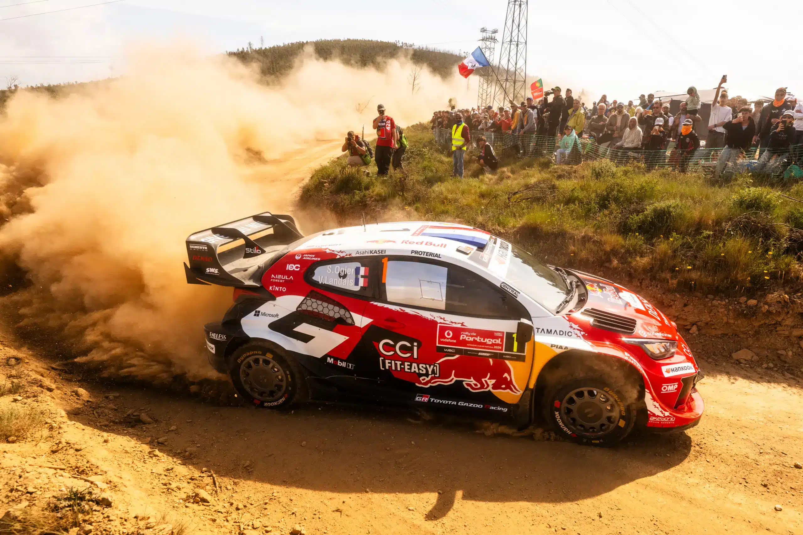 Ogier vezet a Portugál Rallyn a kaotikus pénteki nap után