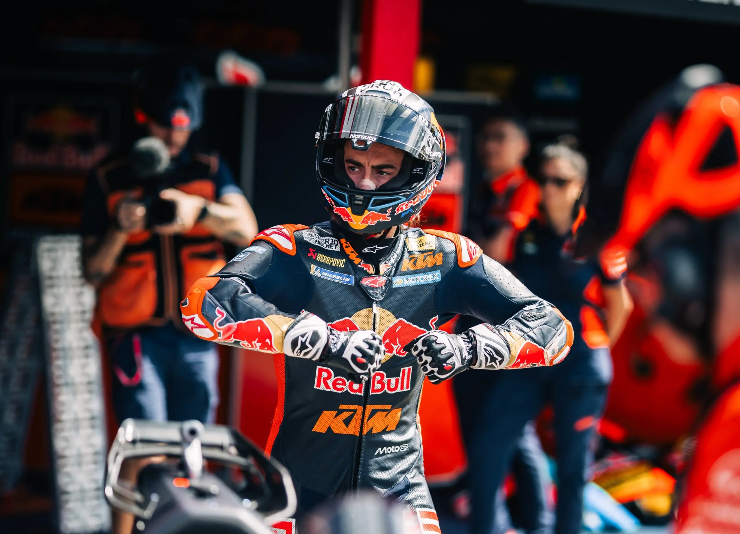 „Én hat év alatt senkit nem ütöttem ki, nézzetek csak utána!” – Acosta bosszús Álex Márquez hibája miatt